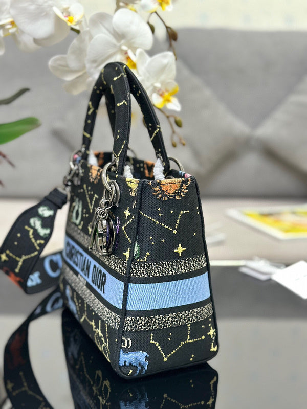 Dragons Bags Detail