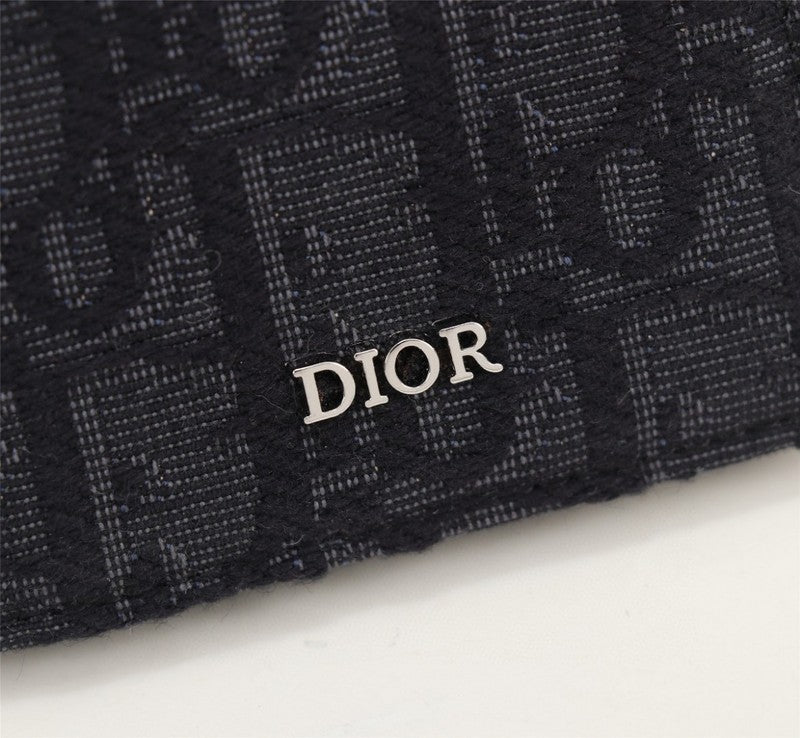 Dragons Bags Detail