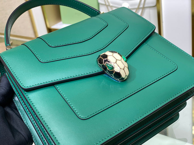 Dragons Bags Detail