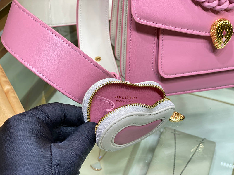 Dragons Bags Detail