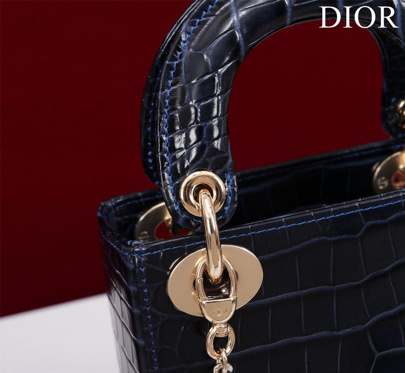 Dragons Bags Detail
