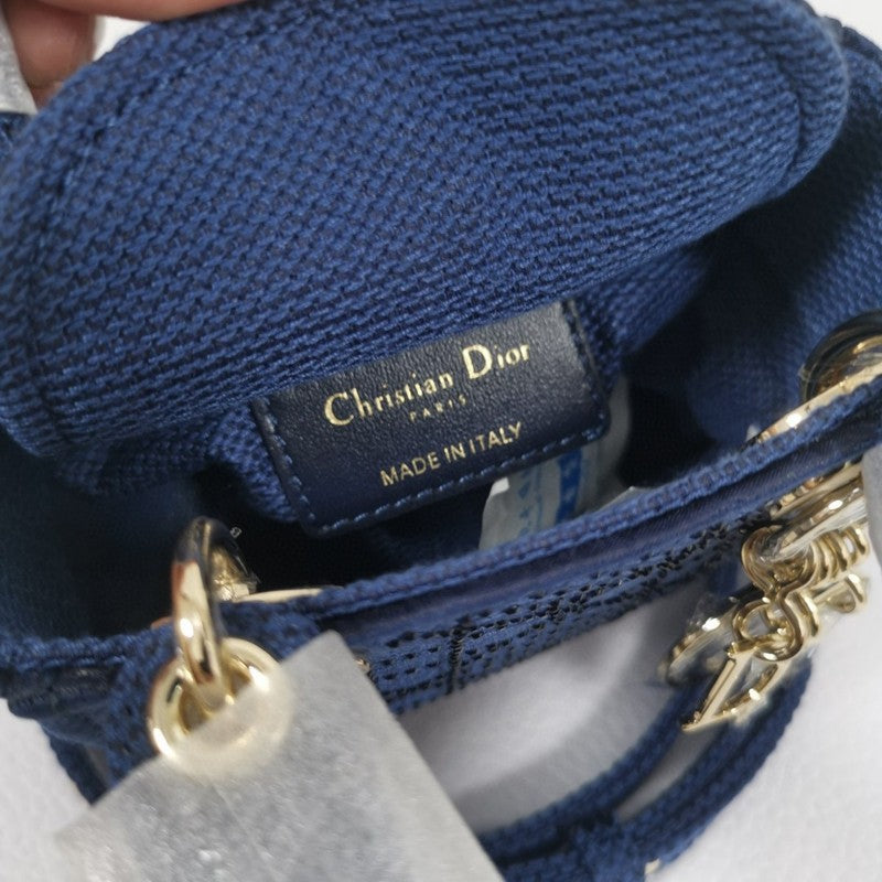 Dragons Bags Detail