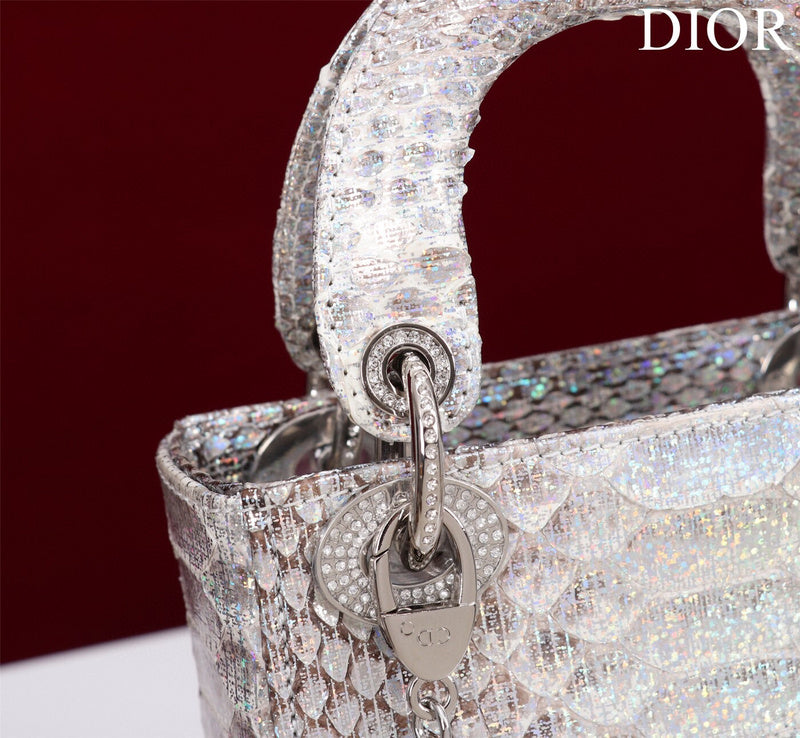 Dragons Bags Detail