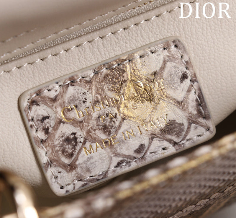 Dragons Bags Detail