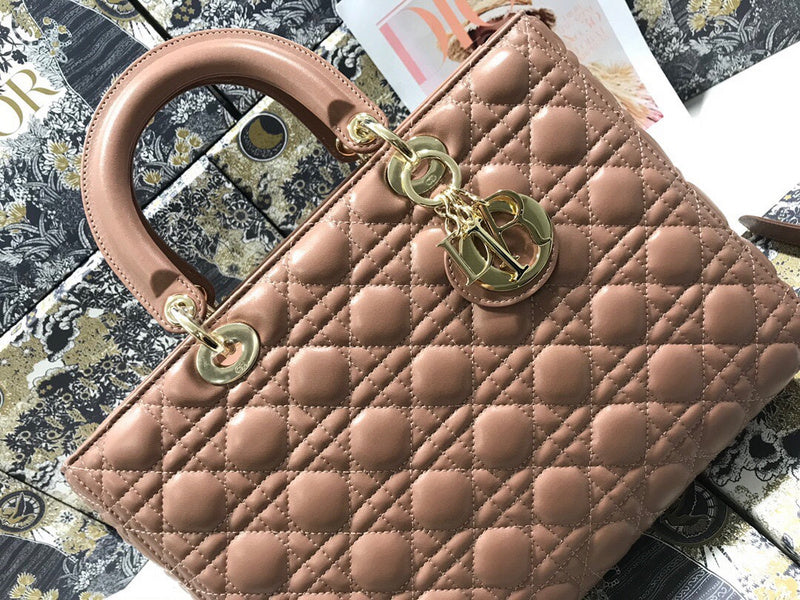Dragons Bags Detail