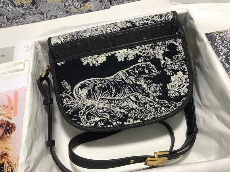Dragons Bags Detail