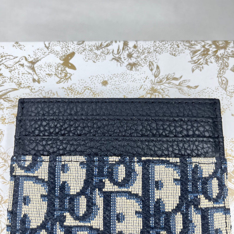 Dragons Bags Detail