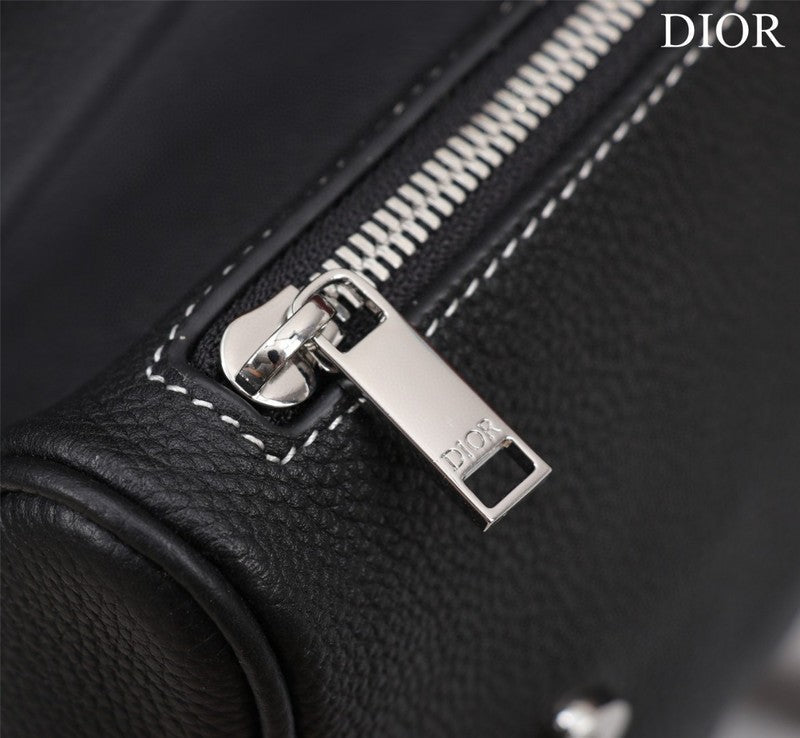 Dragons Bags Detail