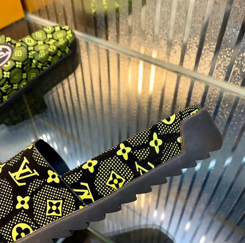 Dragons Bags Detail