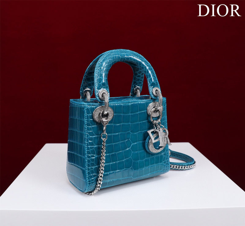 Dragons Bags Detail