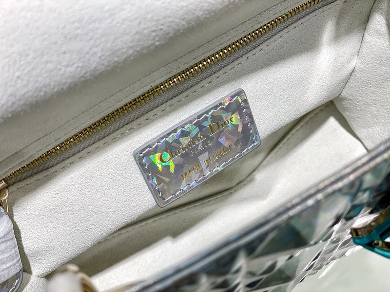 Dragons Bags Detail