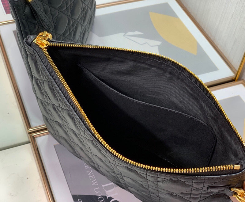 Dragons Bags Detail