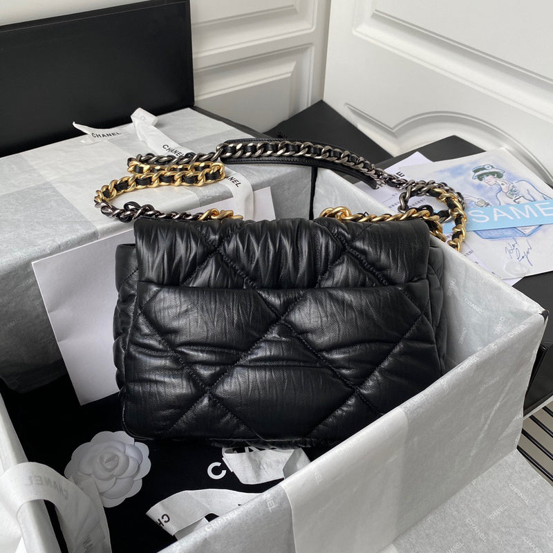 Dragons Bags Detail