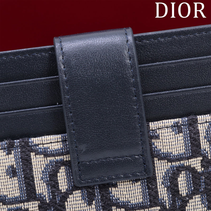 Dragons Bags Detail