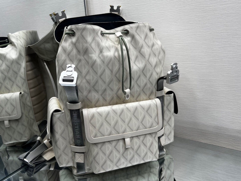 Dragons Bags Detail