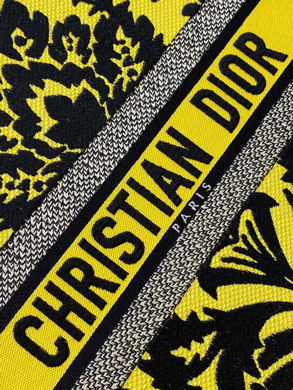 Dragons Bags Detail