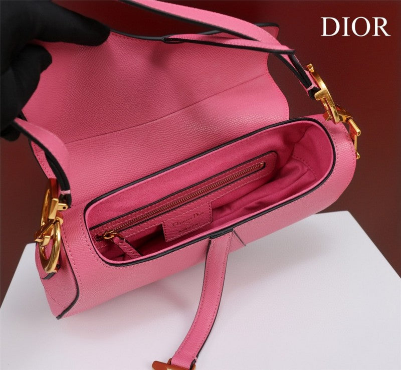 Dragons Bags Detail