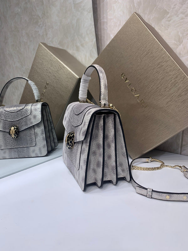 Dragons Bags Detail