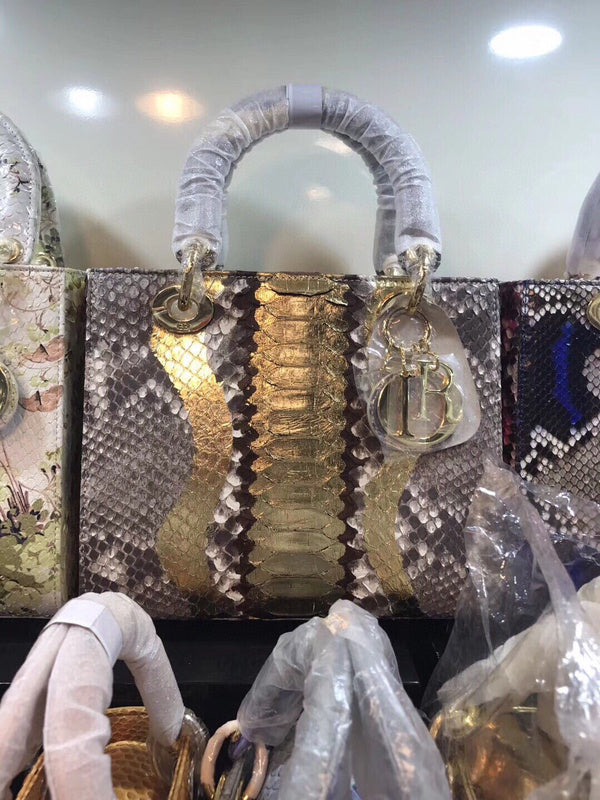 Dragons Bags Detail