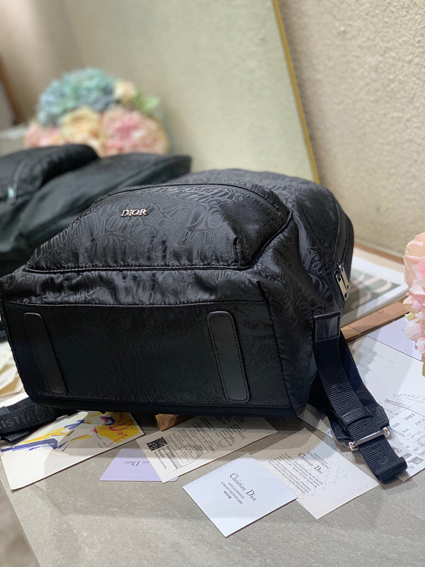 Dragons Bags Detail