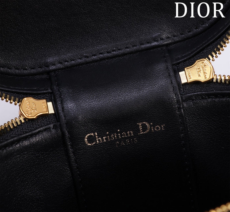 Dragons Bags Detail