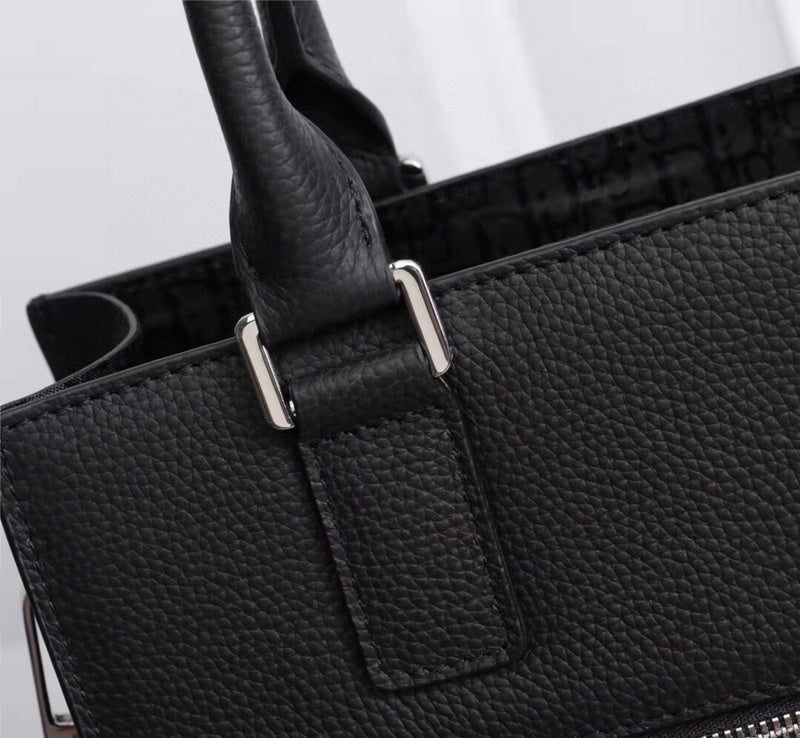 Dragons Bags Detail