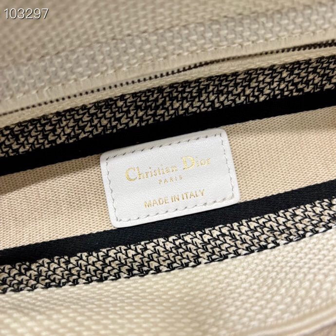 Dragons Bags Detail