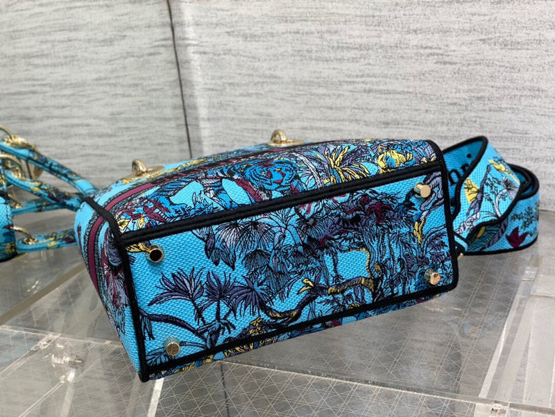 Dragons Bags Detail