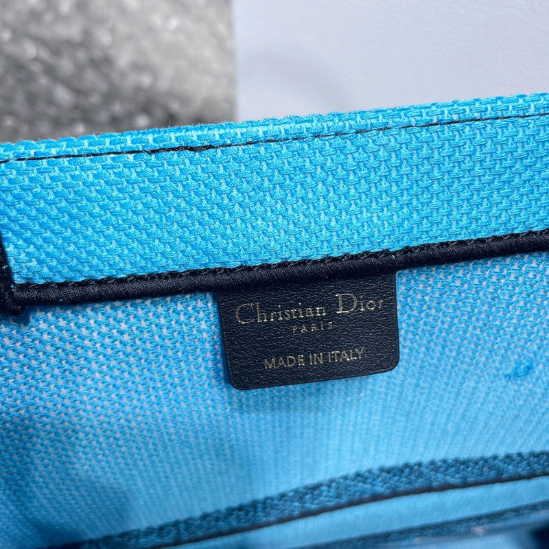 Dragons Bags Detail