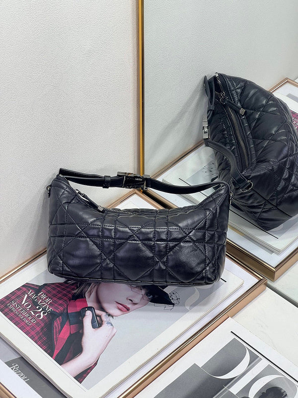 Dragons Bags Detail