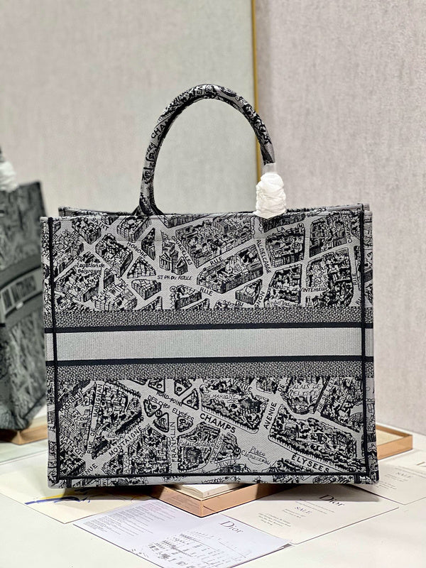 Dragons Bags Detail