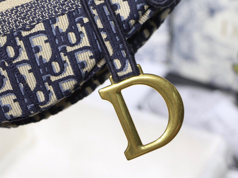 Dragons Bags Detail