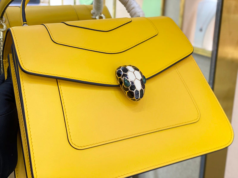 Dragons Bags Detail