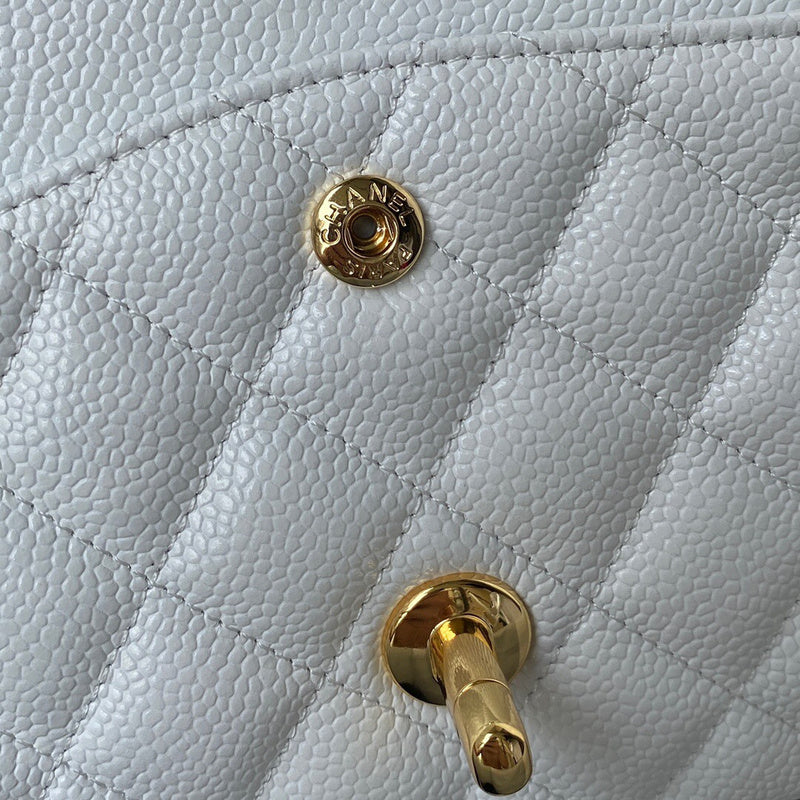 Dragons Bags Detail