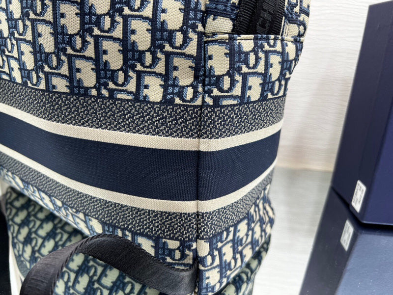 Dragons Bags Detail