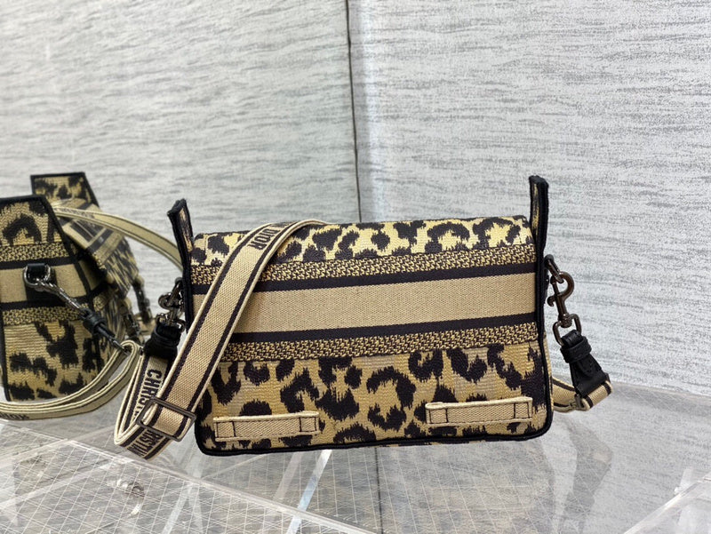 Dragons Bags Detail