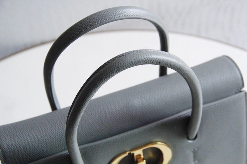 Dragons Bags Detail