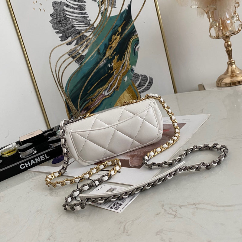 Dragons Bags Detail