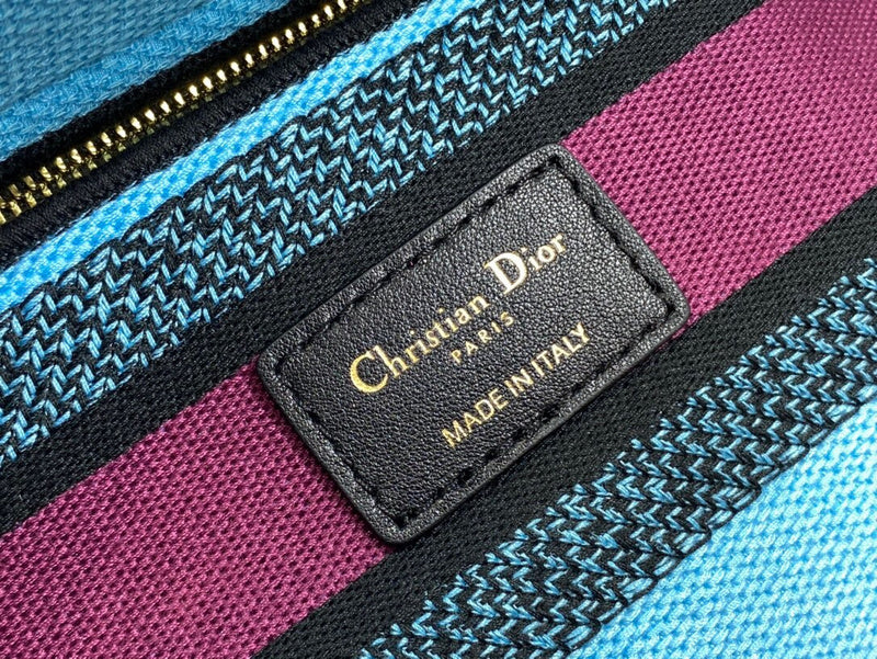 Dragons Bags Detail