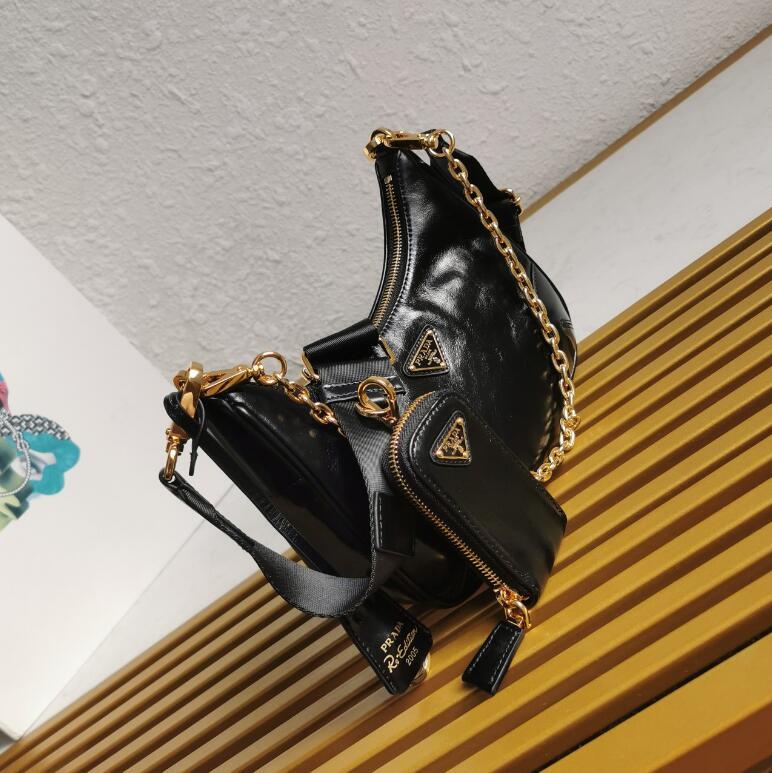 Dragons Bags Detail