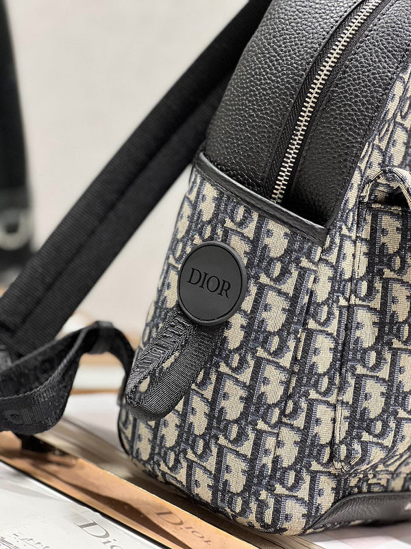 Dragons Bags Detail