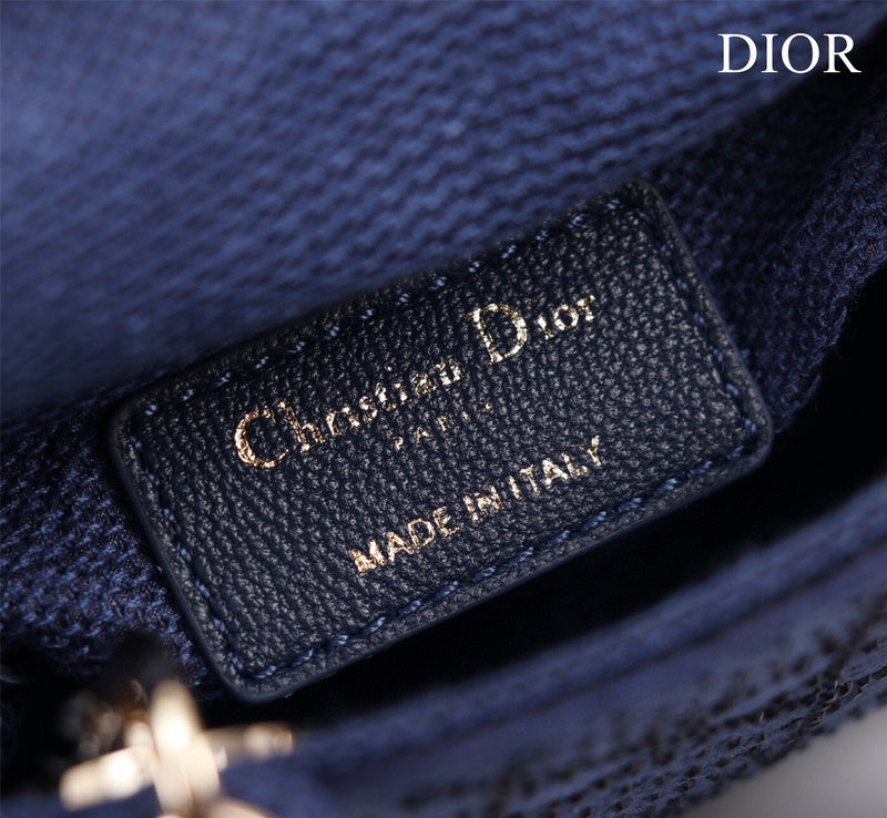 Dragons Bags Detail