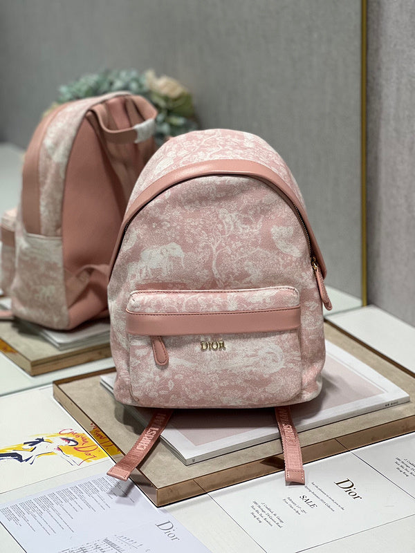 Dragons Bags Detail