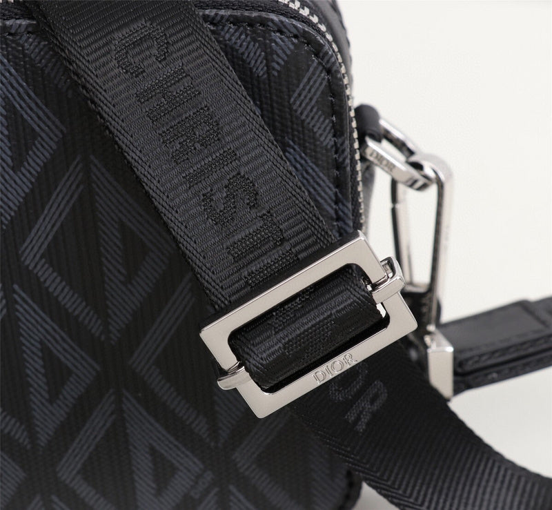 Dragons Bags Detail
