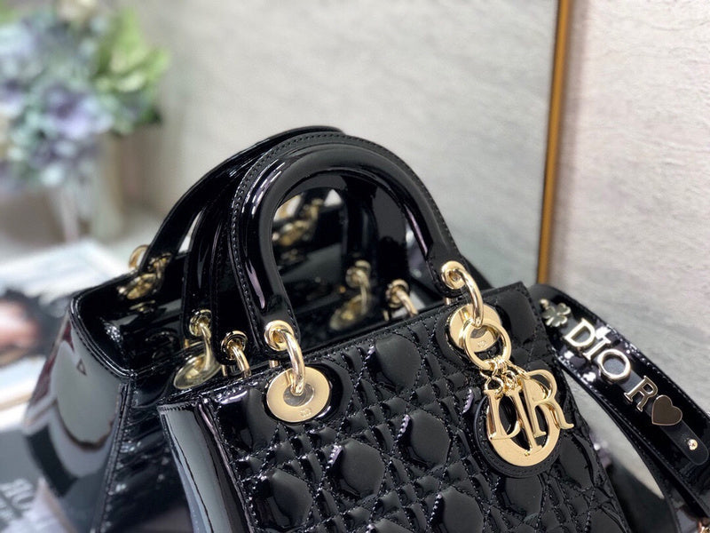 Dragons Bags Detail