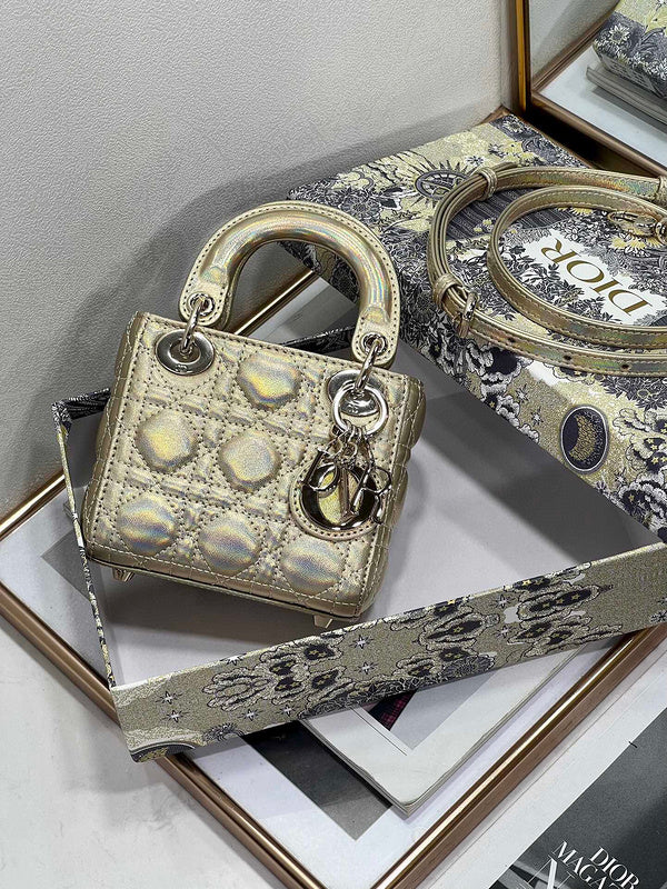 Dragons Bags Detail