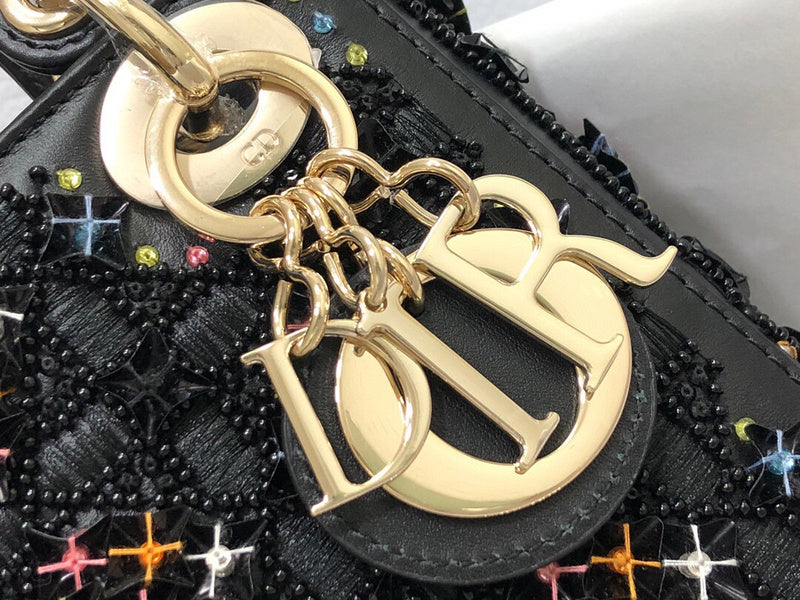 Dragons Bags Detail