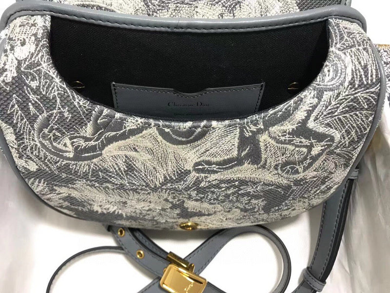 Dragons Bags Detail