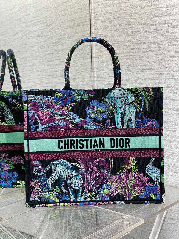 Dragons Bags Detail
