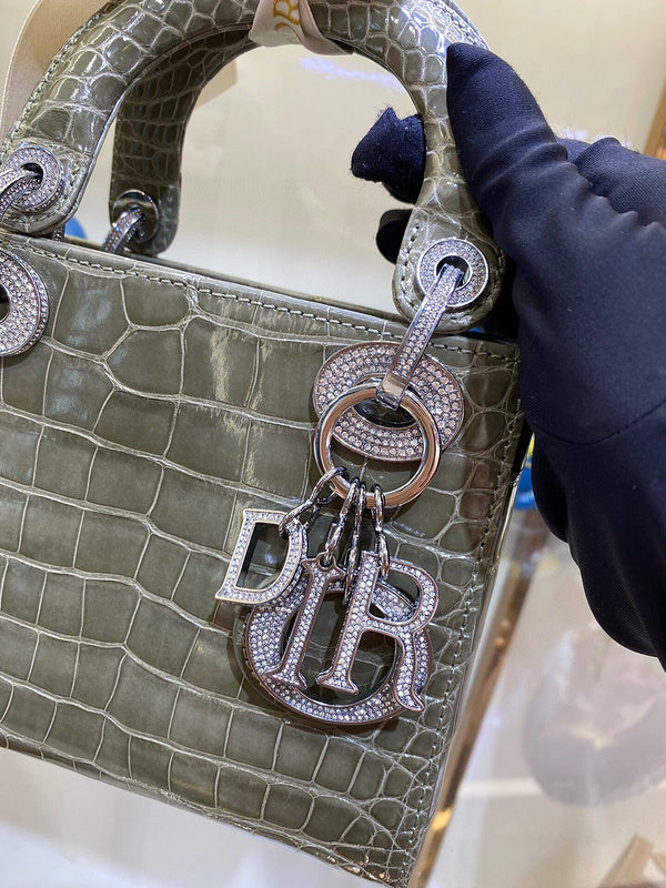 Dragons Bags Detail